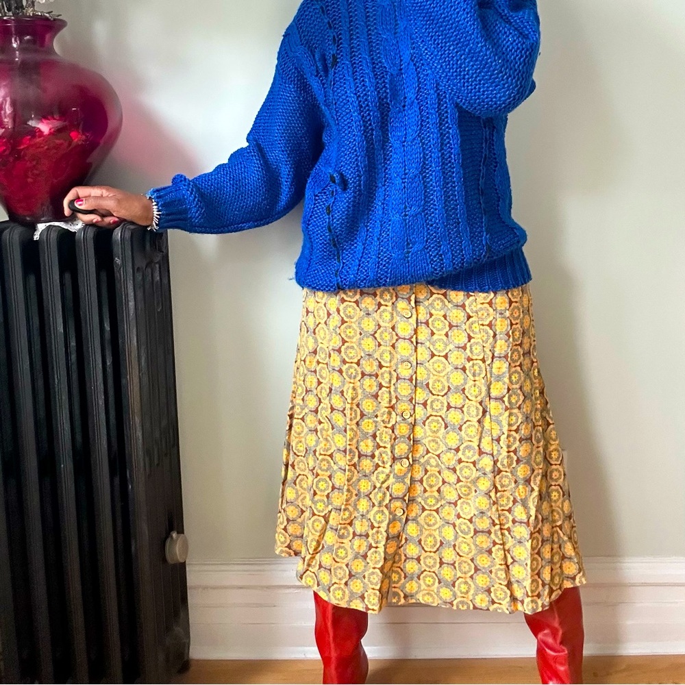 Vintage-Inspired Yellow Skirt by Bensimon